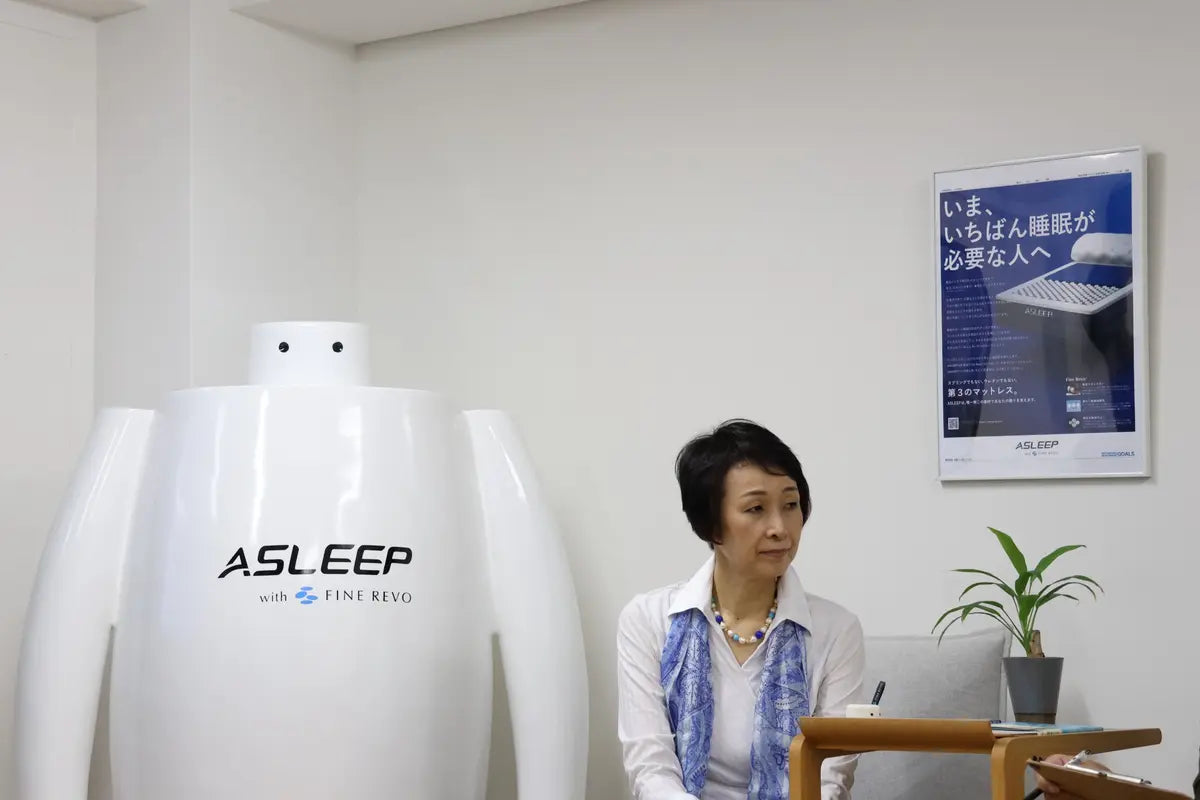 ASLEEPショールームで睡眠と寝具について語る三橋先生